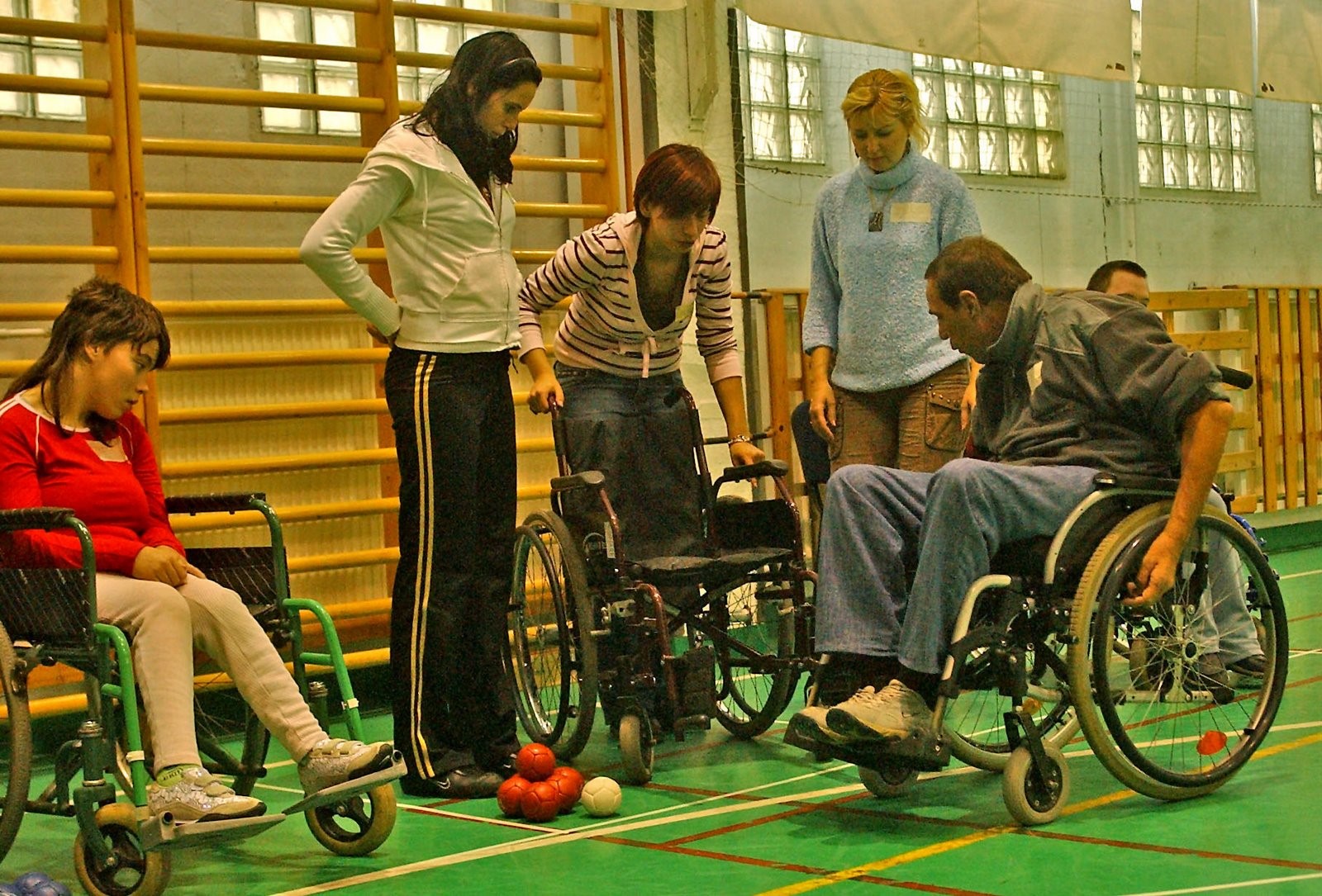 FOGYATÉKKAL ÉLŐK ÖNKÉNTES SEGÍTŐI